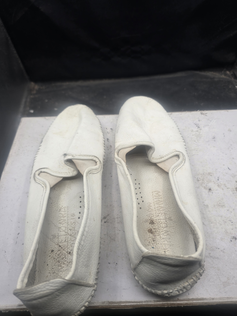 Minnetonka White Leather Men’s Slip-On Loafers